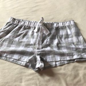 Checkered sleep shorts size large
